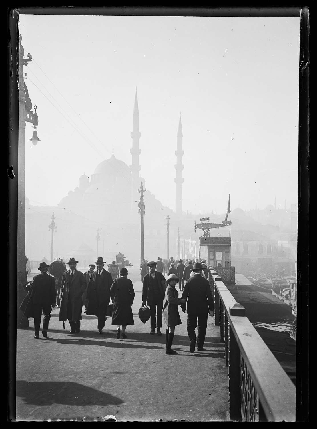 Passants sur le pont